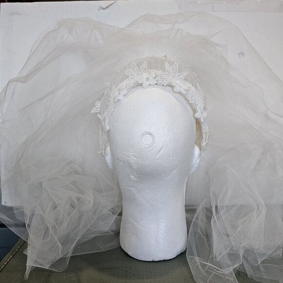1940s 50s Juliet Cap Veil Crochet Floral Lace Wired For Updo White 4 Layer Tulle main image 11